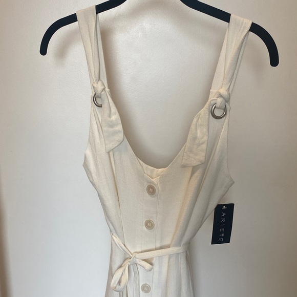 White Button-Down Sleeveless Romper - Picture 3 of 14